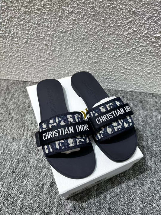 CD Black Slippers