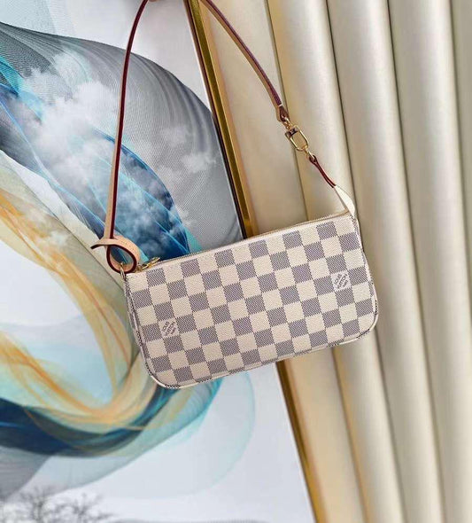 VL White Square Mini Pochette