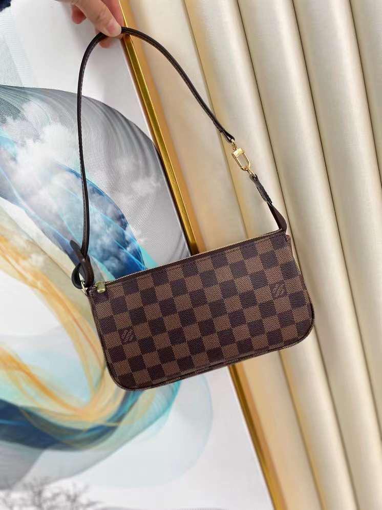 VL White Square Mini Pochette