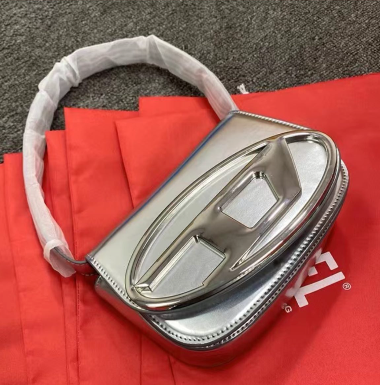 D Silver Bag